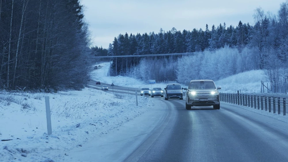 Внедорожник Geely Galaxy Cruiser проверили морозами и снегом внедорожник 
