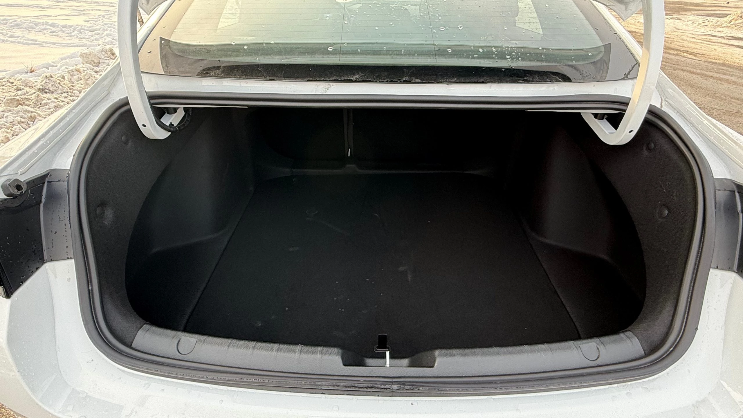 Geely Galaxy Preface в Казахстане салон интерьер багажник