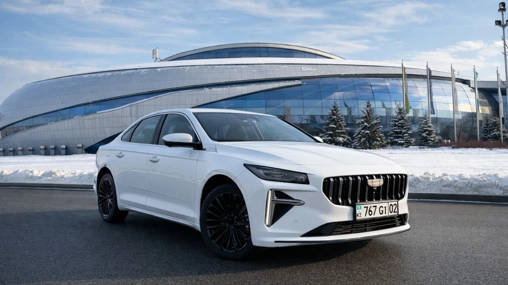 Geely Galaxy Preface в Казахстане сбоку спереди