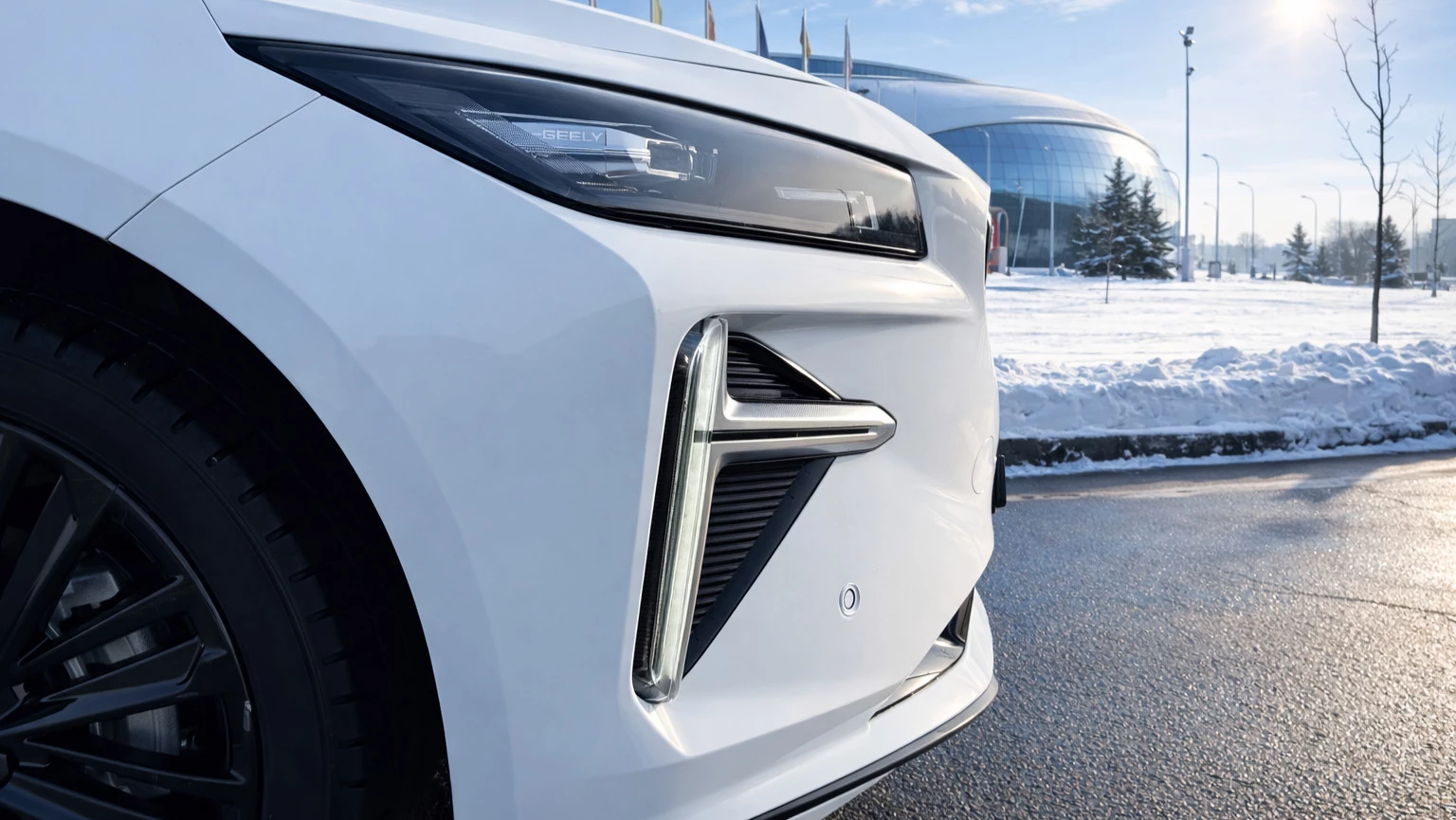 Geely Galaxy Preface в Казахстане спереди фары