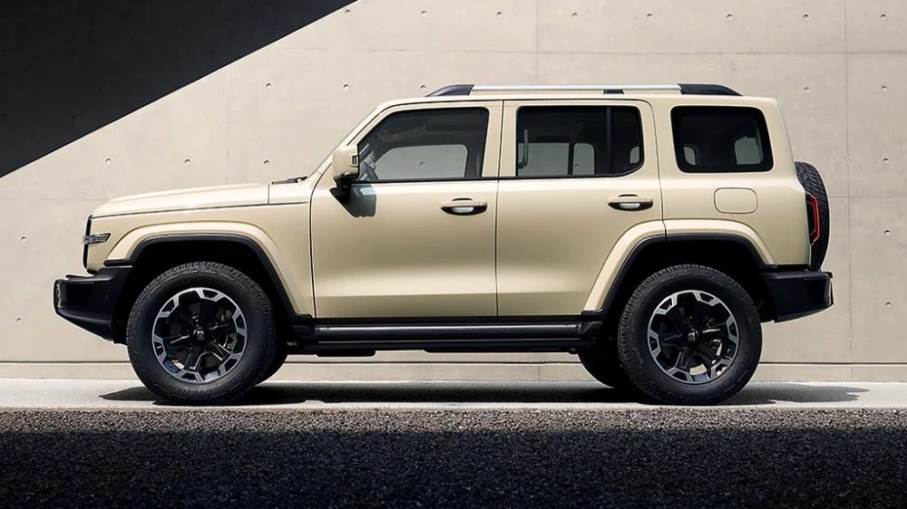 tank 300 hi4-t phev сбоку