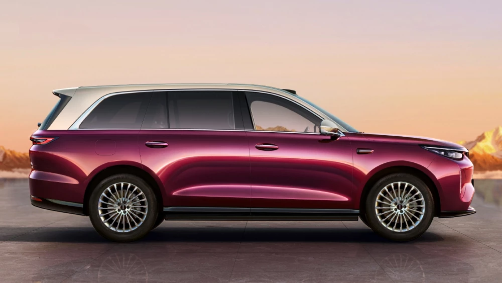 gwm wey v9x сбоку гибридный кроссовер внедорожник двухцветный