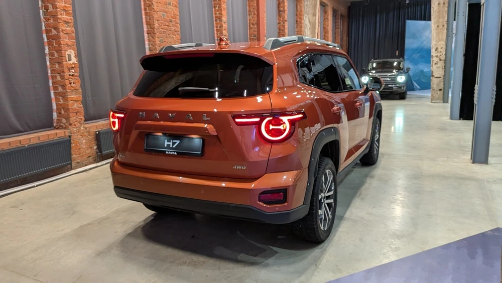 обновленный Haval H7 2026 года сзади сбоку