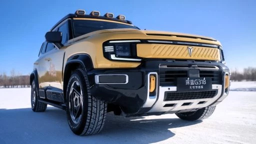 deepal g318 сбоку спереди внедорожник желтый в якеши