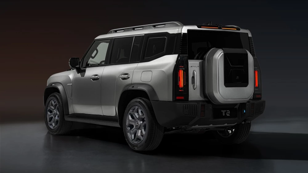 Обновленный кроссовер Jetour T2 сбоку сзади