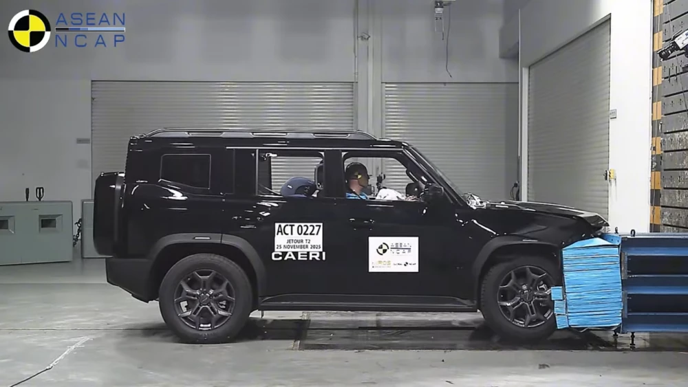 Кроссоверы Jetour T2 от компании Chery разбили в строгом краш-тесте ASEAN NCAP сбоку черный