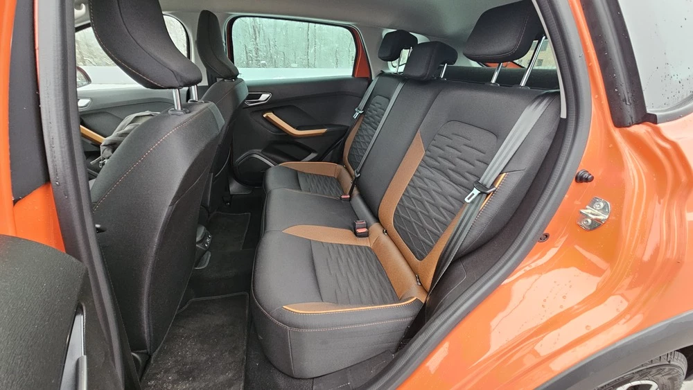 Lada Iskra салон интерьер второй ряд сиденье диван