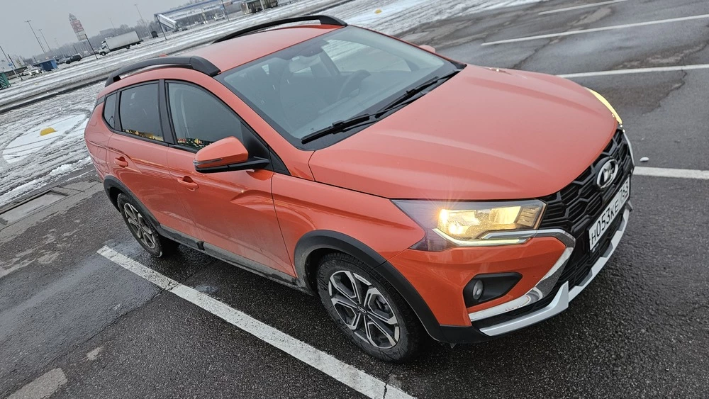 Lada Iskra SW универсал сбоку спереди сверху