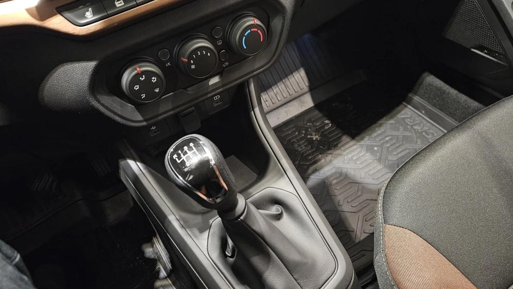 Lada Iskra салон интерьер тоннель селектор механика МКП