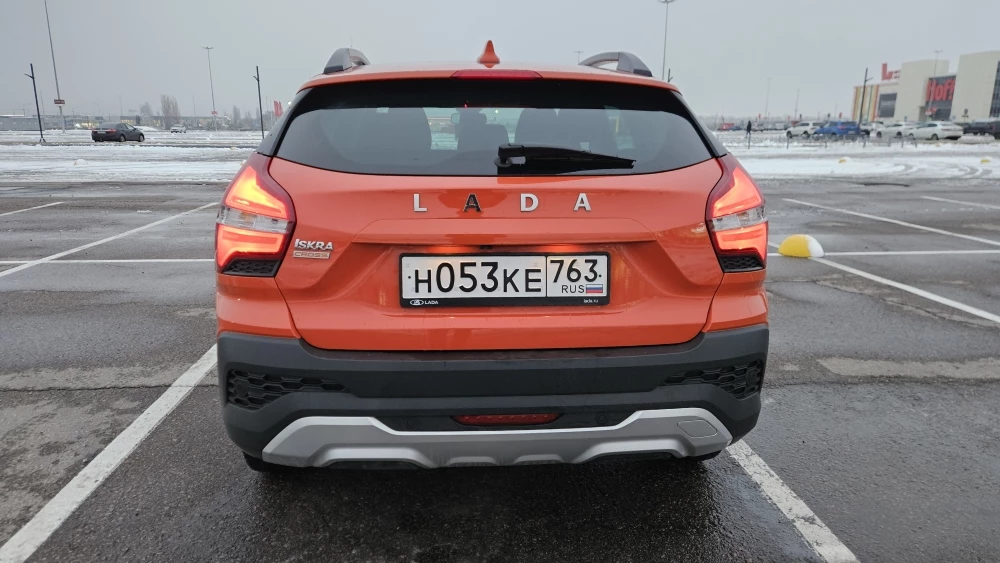 Lada Iskra SW Cross универсал сзади