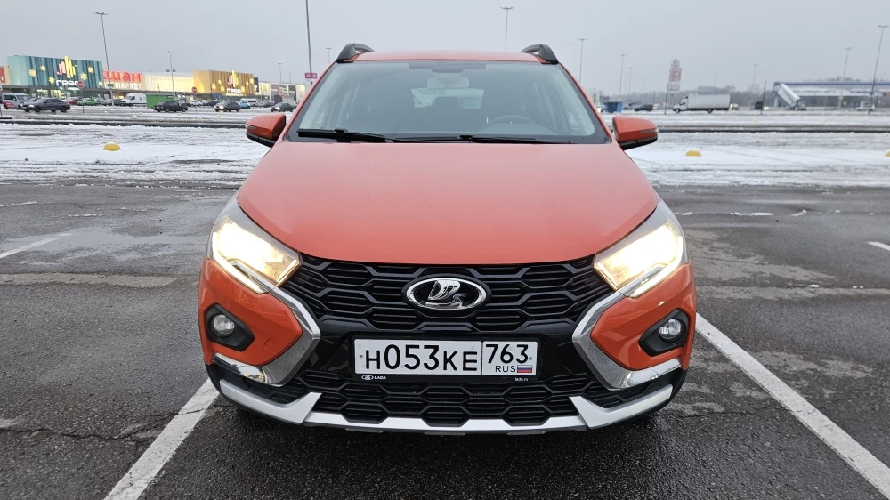 Lada Iskra SW Cross универсал спереди