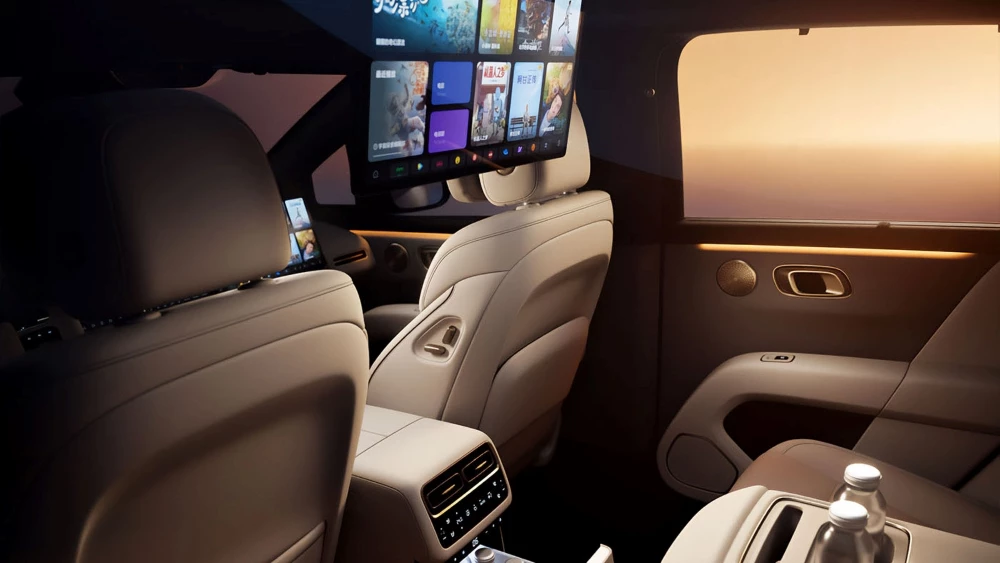 Li Auto i6 салон интерьер планшет для второго ряда
