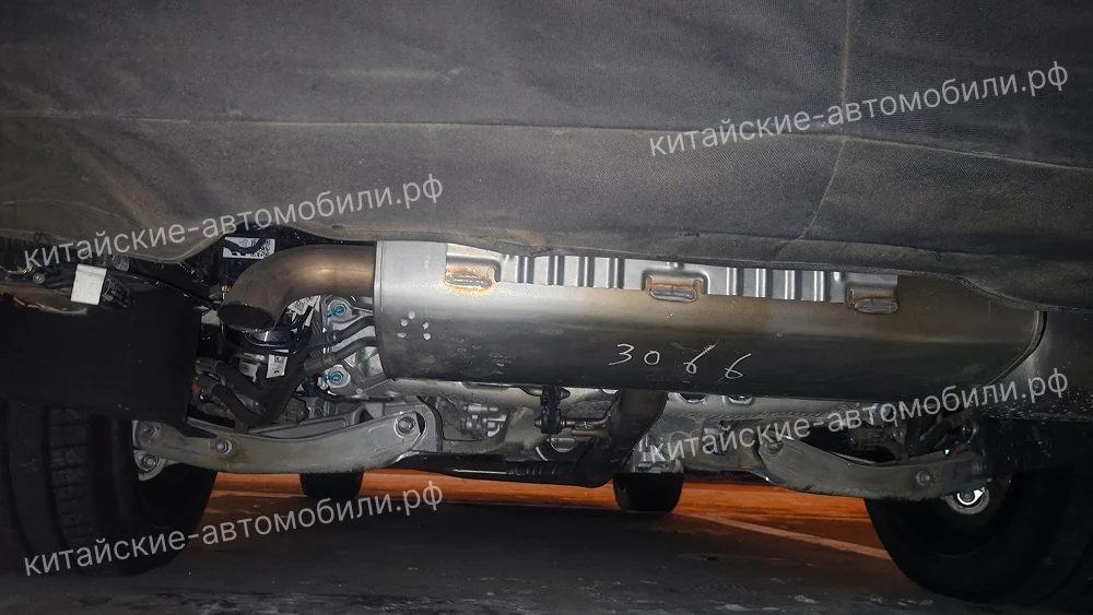 Новый кроссовер Li Auto L9 проходит зимние испытания на севере Китая шасси подвеска