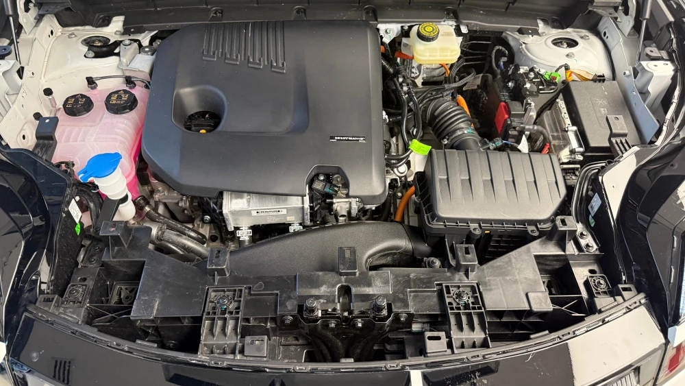 Lynk & Co 08 EM-P в Казахстане презентация двигатель мотор капот открыт