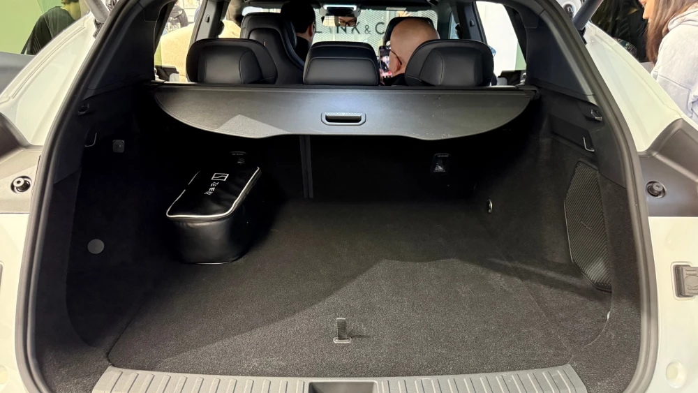 Lynk & Co 08 EM-P в Казахстане презентация салон интерьер багажник