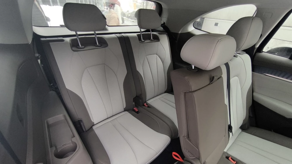 москвич м90 салон интерьер третий ряд сиденья