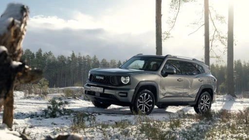 обновленный Haval H7 2026 сбоку спереди