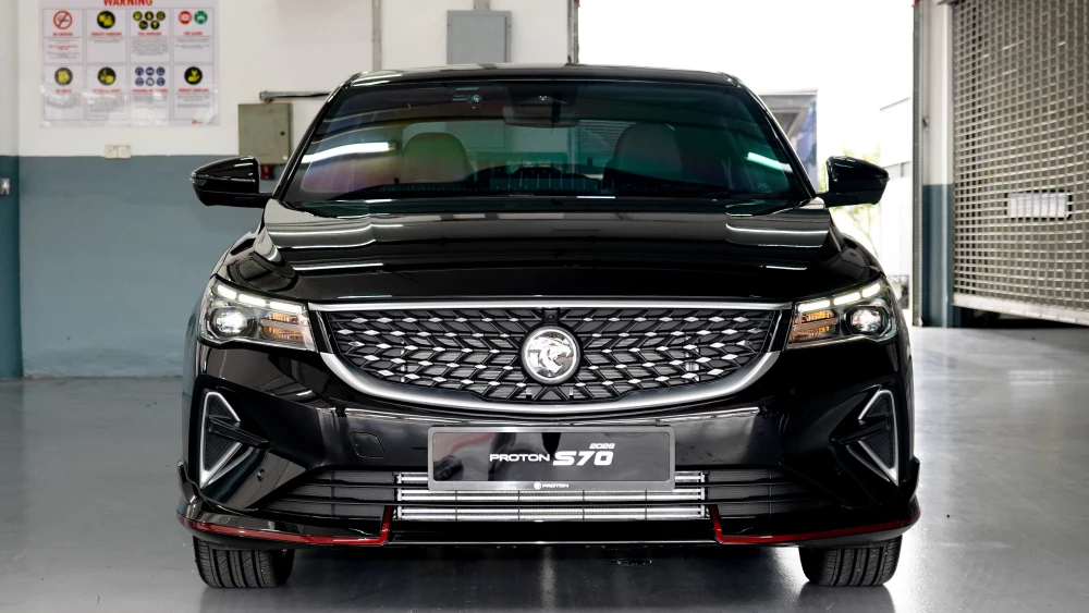 близнец Belgee S50 копия geely emgrand Proton S70 обновился новый турбомотор спереди черный седан flagship x