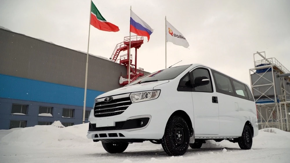 Sollers SF1 минивэн пассажирский сбоку спереди