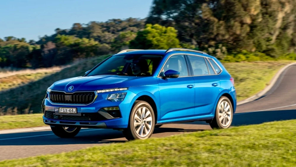 skoda kamiq спереди сбоку