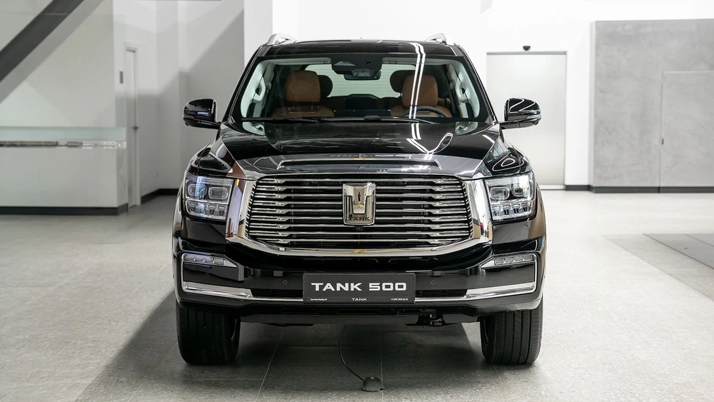 Tank 500 у дилера в автосалоне балтавтотрейд спереди