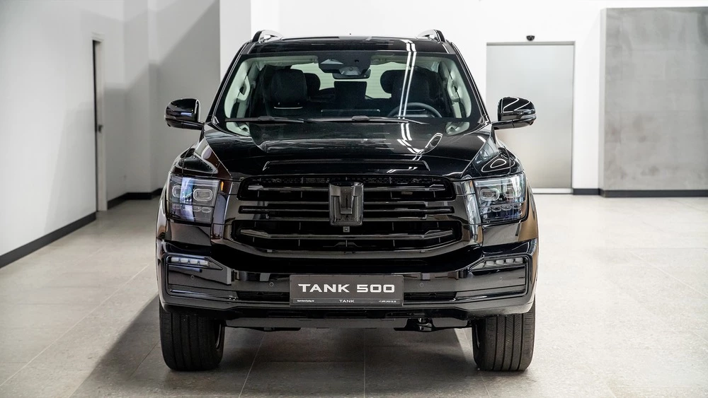 Tank 500 у дилера в автосалоне балтавтотрейд спереди