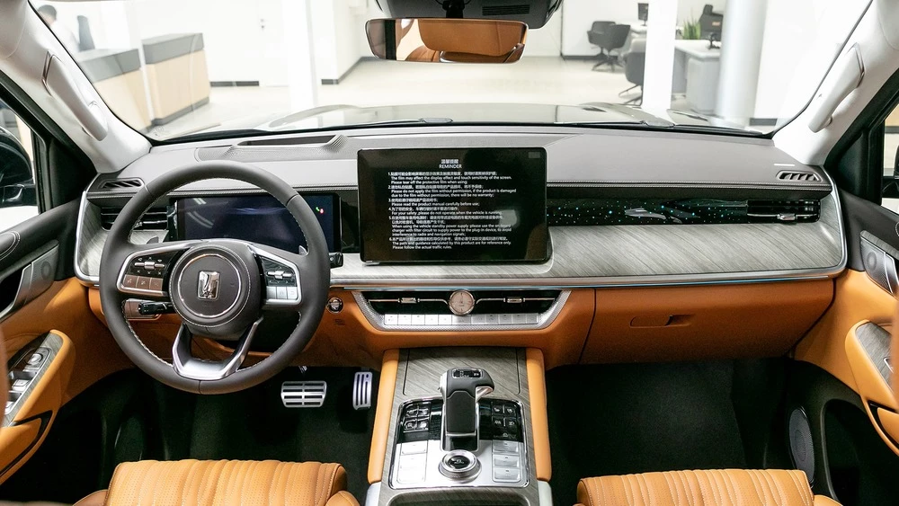 Tank 500 у дилера в автосалоне балтавтотрейд салон интерьер