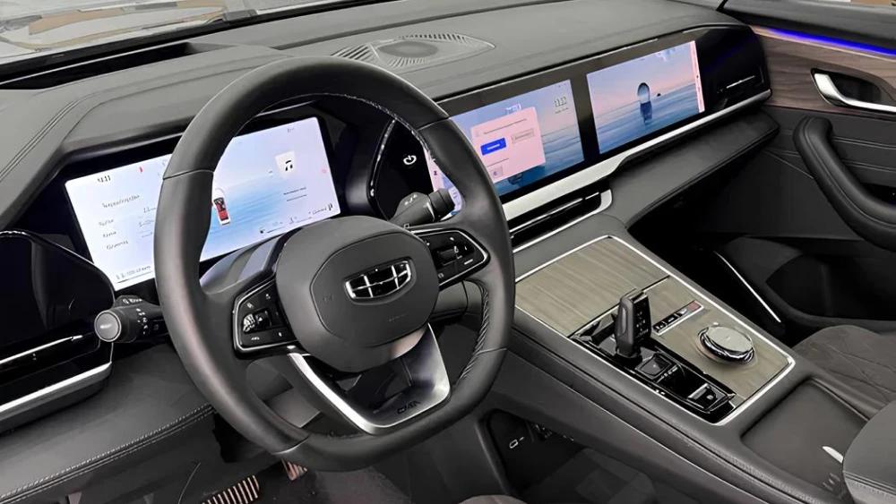 Три кроссовера марки Geely начали продавать в Узбекистане monjaro салон черный