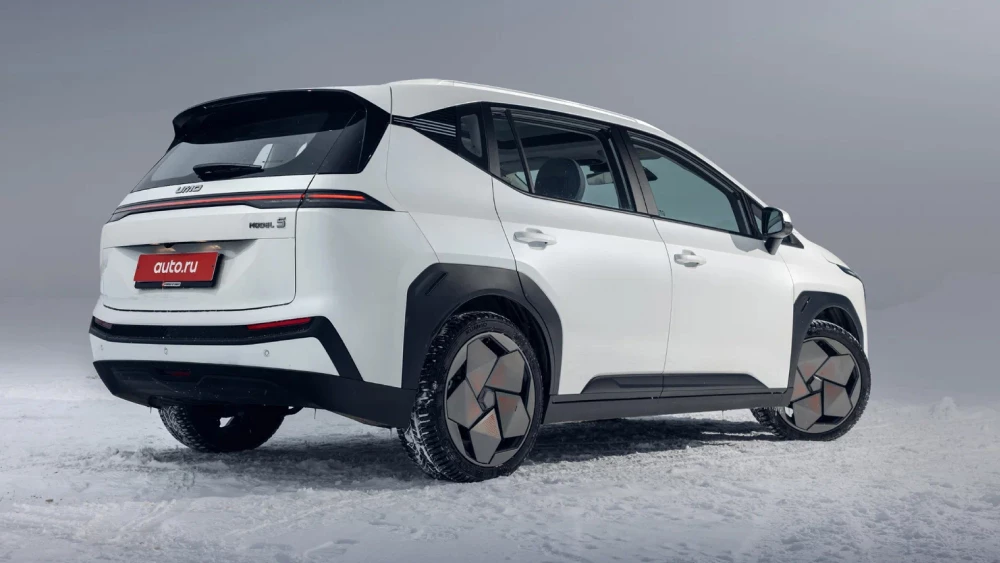 Электромобиль от «Яндекса» и GAC протестировали в России umo 5 gac aion y plus сбоку сзади белый запас хода 400 км