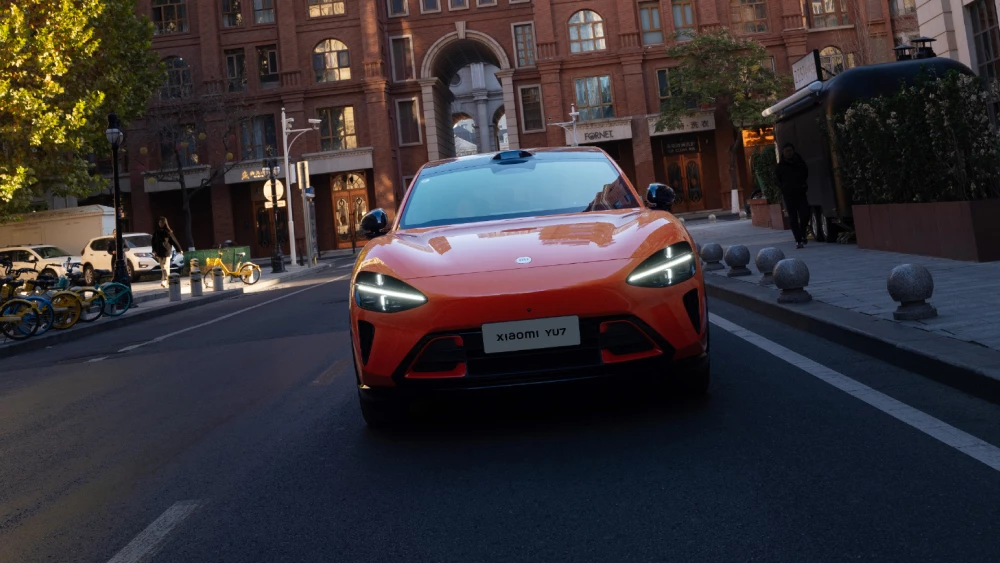 5 неочевидных фактов о китайском бестселлере Xiaomi YU7 кроссовер ассистенты вождения процессор 10 млн клипов