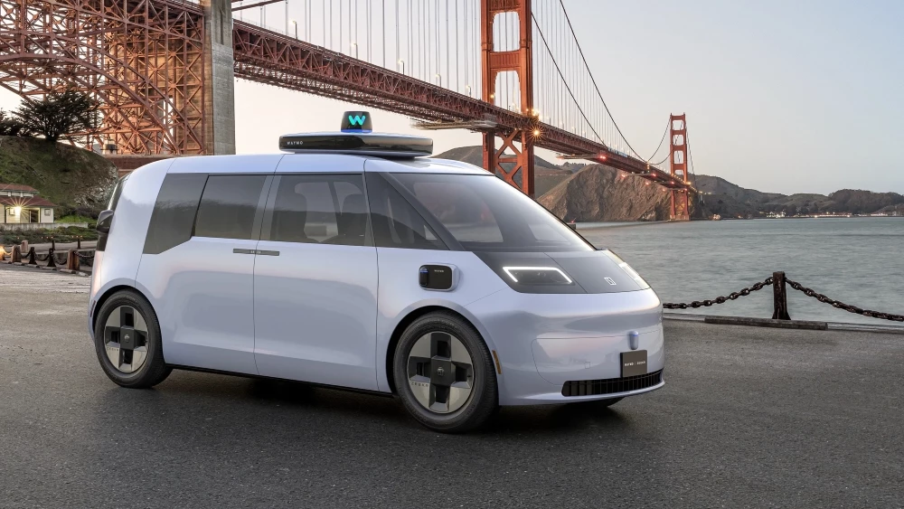 Роботакси Zeekr RT Waymo в США сбоку спереди