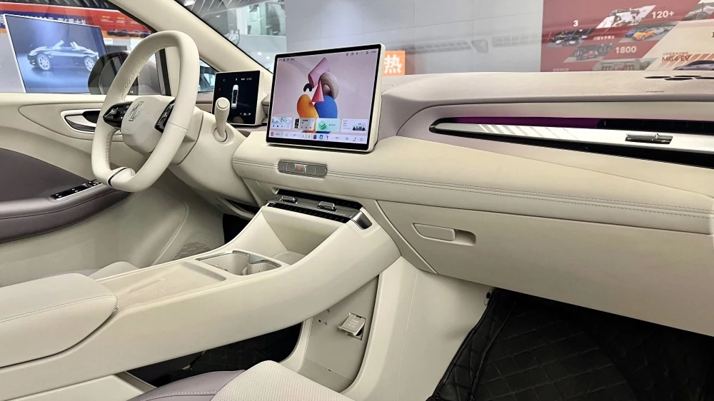 хэтчбэк mg4 ev автосалон в Гуанчжоу 2025 интерьер