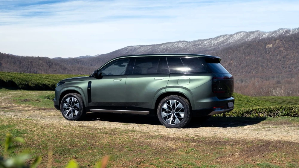 GAC S7 сбоку зеленый цвет