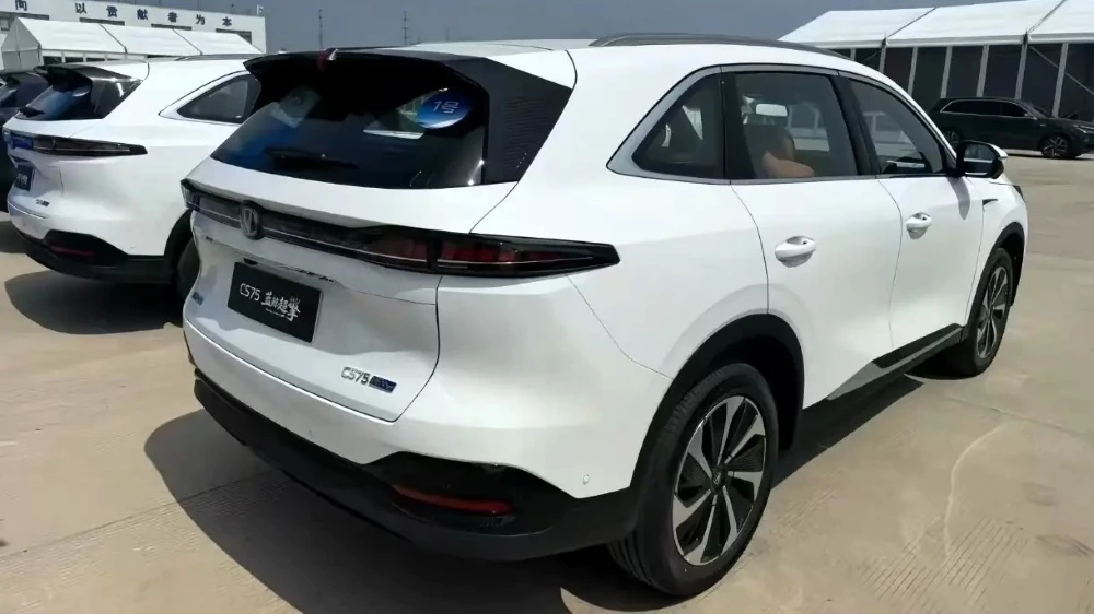 changan cs75 plus hev в китае кроссовер сбоку сзади гибрид