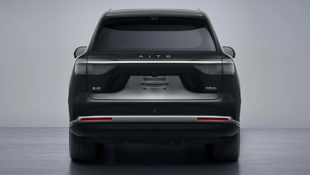Новый кроссовер Aito M9 сзади