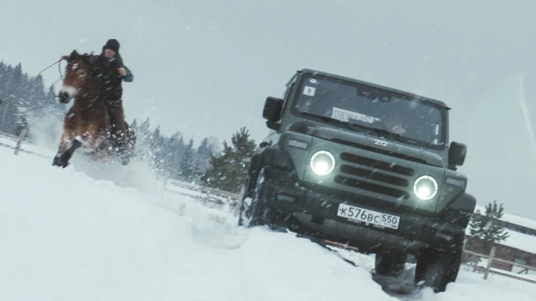 BAW 212 T01 против коня и трактора тест на бездорожье в снегу внедорожник китайский