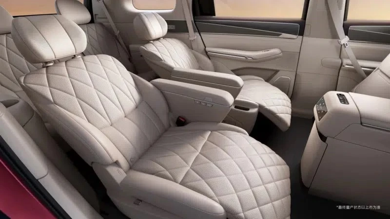 Электрический кроссовер BYD Datang салон интерьер второй ряд капитанские кресла
