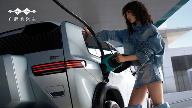 Новые электромобили BYD показывают лидирующую скорость зарядки в Китае fang cheng bao ti3 батарея blade второго поколения 2.0