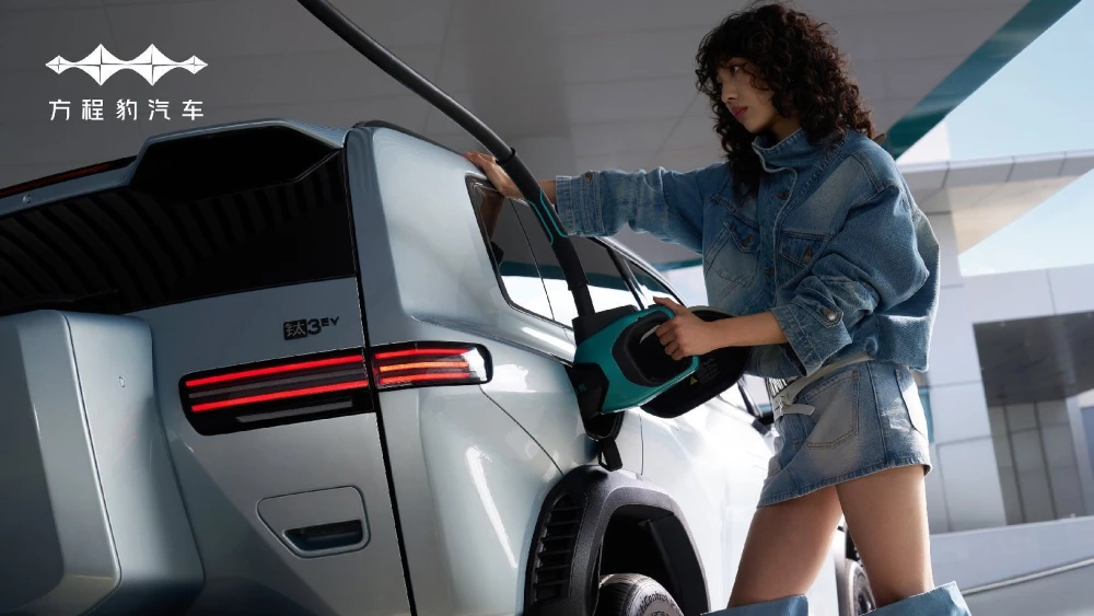 Новые электромобили BYD показывают лидирующую скорость зарядки в Китае fang cheng bao ti3 батарея blade второго поколения 2.0