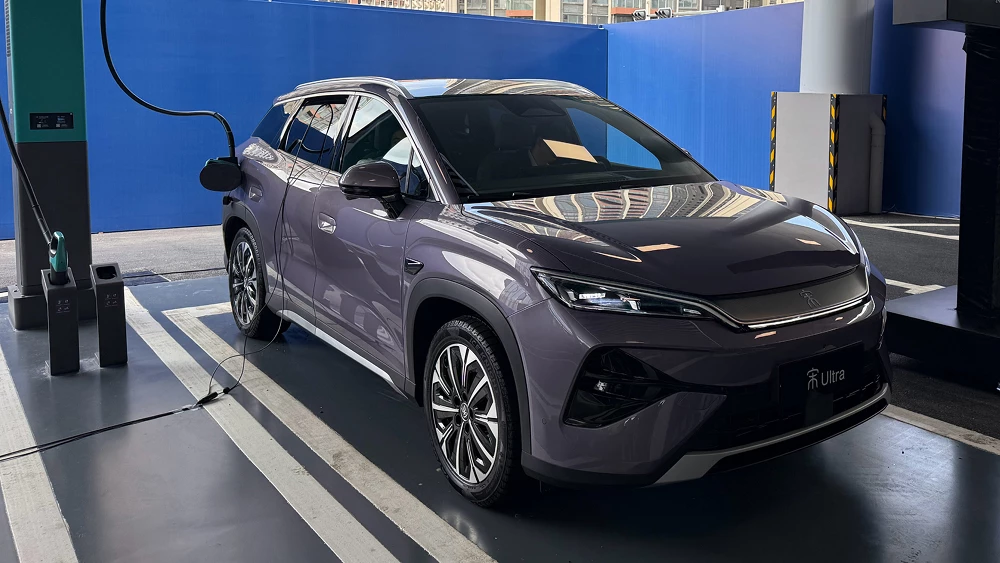 Новые электромобили BYD показывают лидирующую скорость зарядки в Китае byd song ultra ev батарея blade второго поколения 2.0