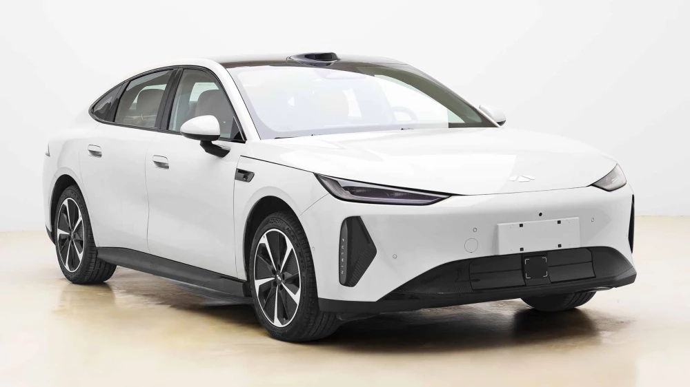 электрический седан chery fulwin a9 ev сбоку спереди