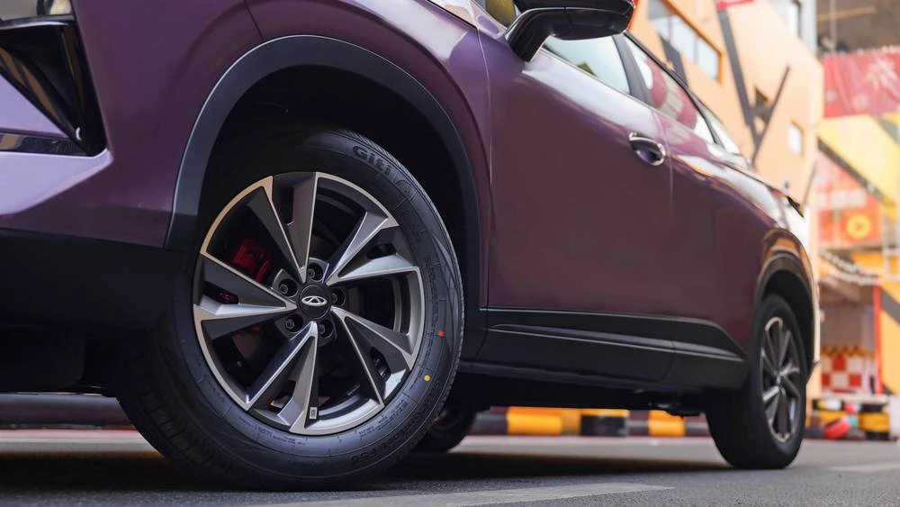 Chery Tiggo 5 Sport Edition сбоку кузов колесные диски