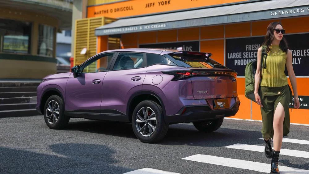 Chery Tiggo 5 Sport Edition сбоку сзади