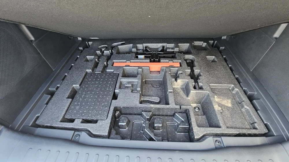 Deepal G318 салон интерьер подполье багажник