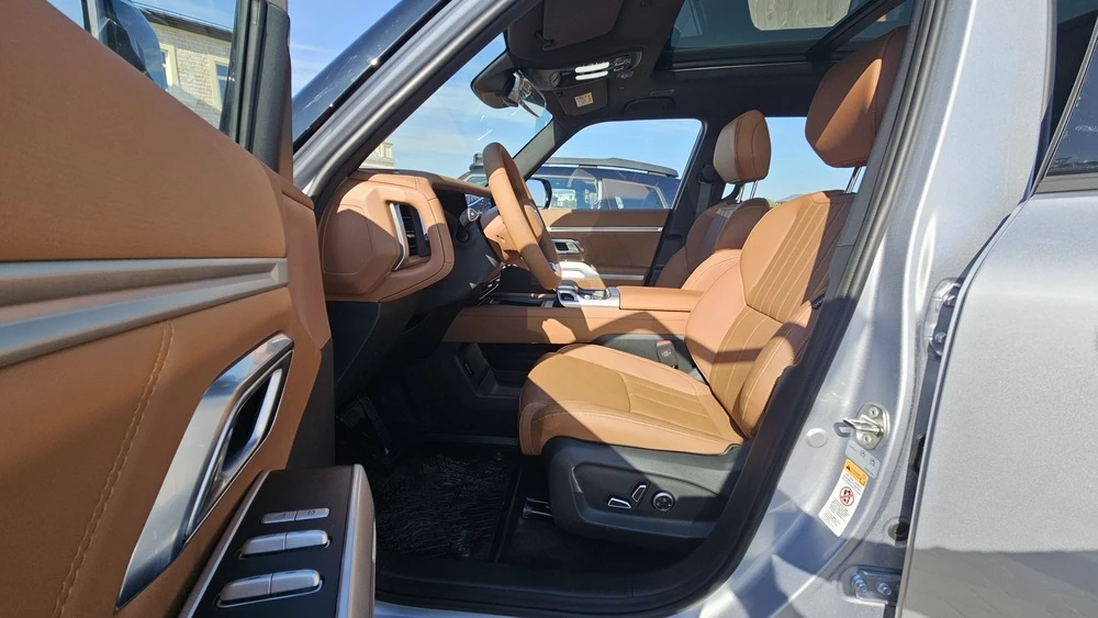 Deepal G318 салон интерьер первый ряд сиденья