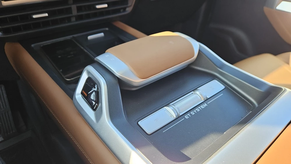 Deepal G318 салон интерьер тоннель селектор