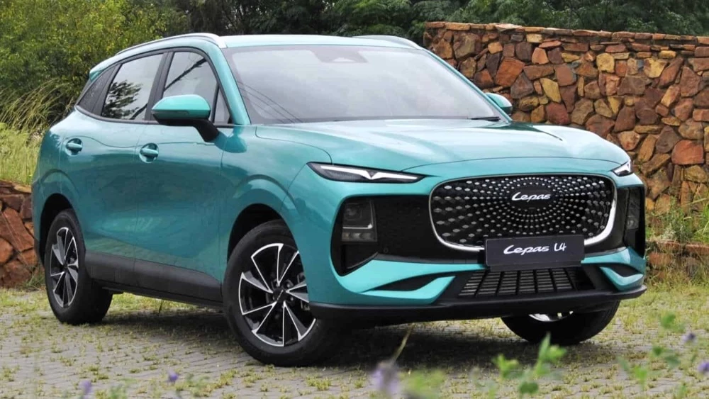 кроссовер chery lepas l4 сбоку спереди