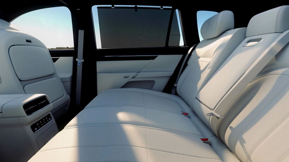 Кроссовер eπ 008 салон интерьер второй ряд сиденья