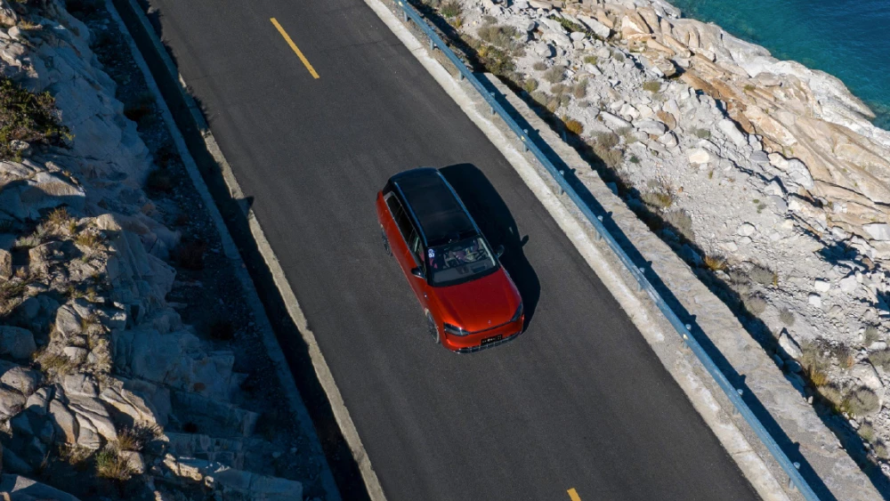 Электромобили и гибриды с лучшими характеристиками 2026 года назвали в Китае aito m9 оранжевый гибридный кроссовер