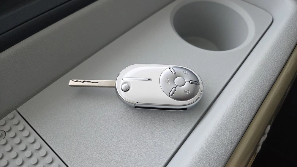 FAW Bestune Xiaoma Pony в Беларуси салон интерьер ключ